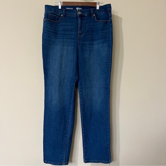 Style & Co Women’s Jeans Blue Size 14 Straight Leg Medium Wash - Picture 1 of 5